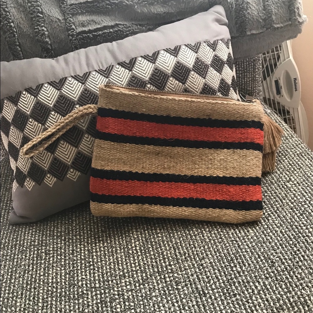 Large wristlet